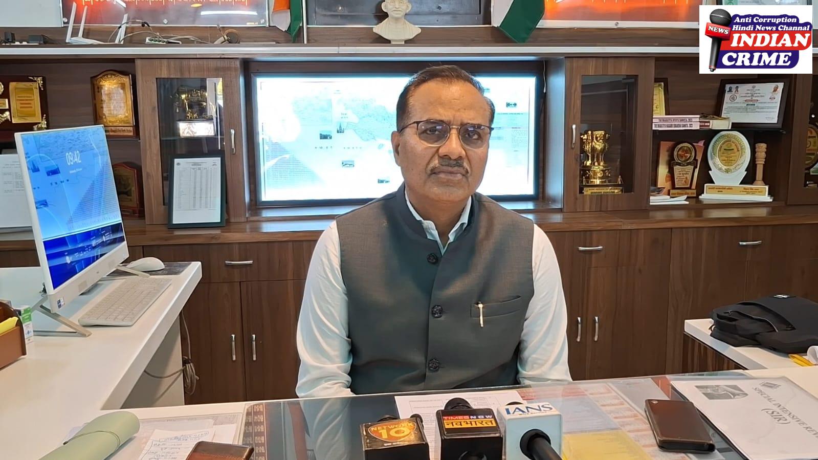 ऑफिस में पहुंच कर लोगों ने स्वागत किया