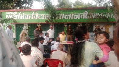 किसानो की परेशानी डीएमने सनी