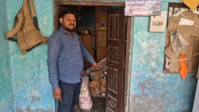 गोदाम मै हुइ चोरी