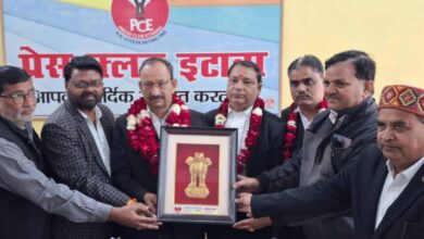 प्रेंस क्लब में सम्मान किए गए पदाधिकारी