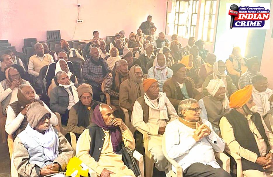 Meeting karte hue Gramin Logon ke sath