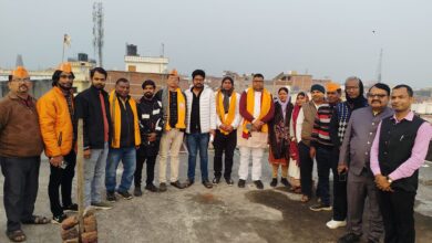 आए हुए पदाधिकारी को सम्मानित किया गया