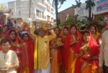 कलश यात्रा का शुभारंभ नगर में भ्रमण करते हुए भागवत का आरंभ