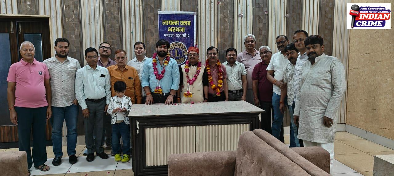 सम्मानित की गई पूरी टीम